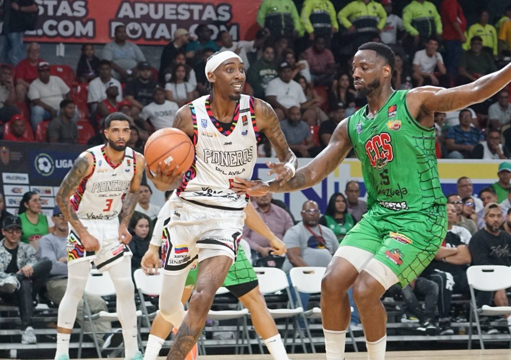 Pioneros tropieza en su primer duelo ante Cocodrilos