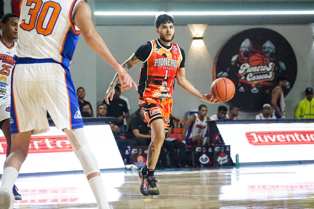 Mayron Martínez brilló y cargó con el MVP U23 de la semana